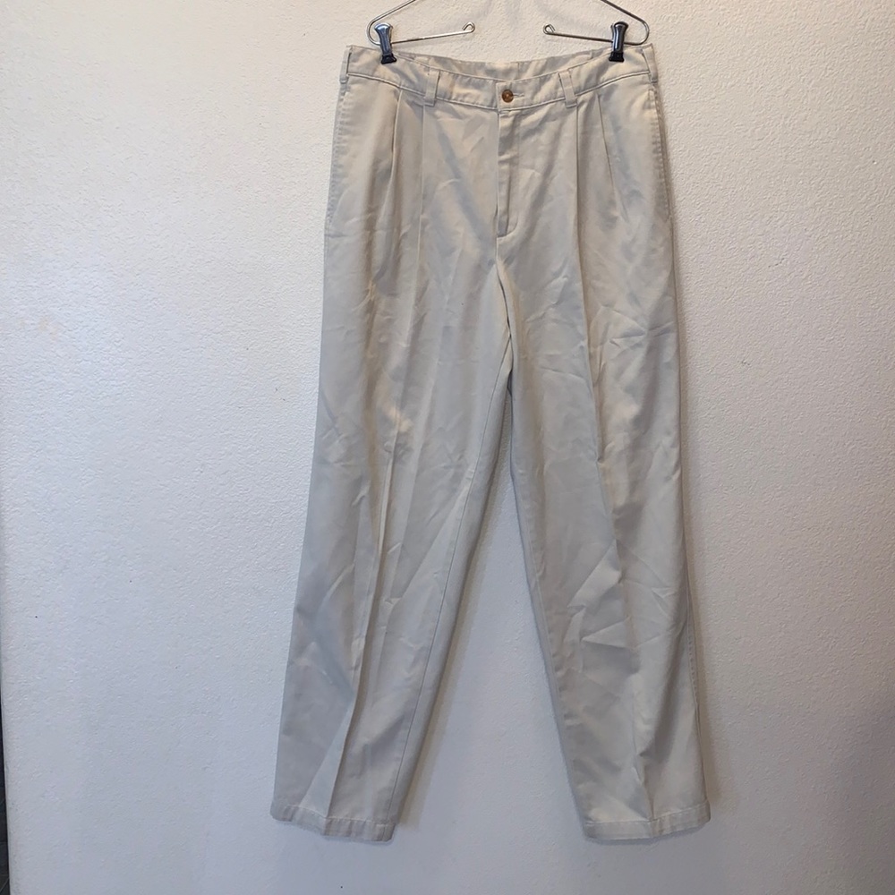 Farah Khakis men’s 33X32 pleated khaki pants